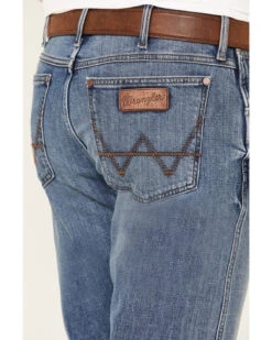 Wrangler Retro Men's Linville Light Stretch Slim Straight Jeans - Long -Western Cowboy Equipment Store 2000331418 400 P4
